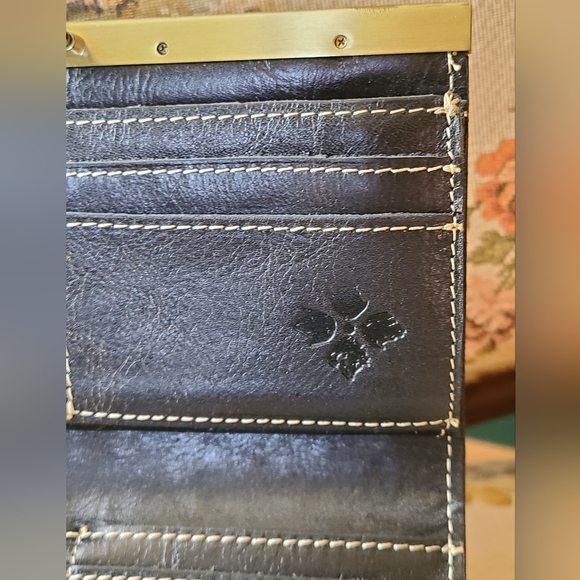 Patricia Nash Cauchy Genuine Leather Dark Floral & Gold Latch Wallet - Picture 10 of 12